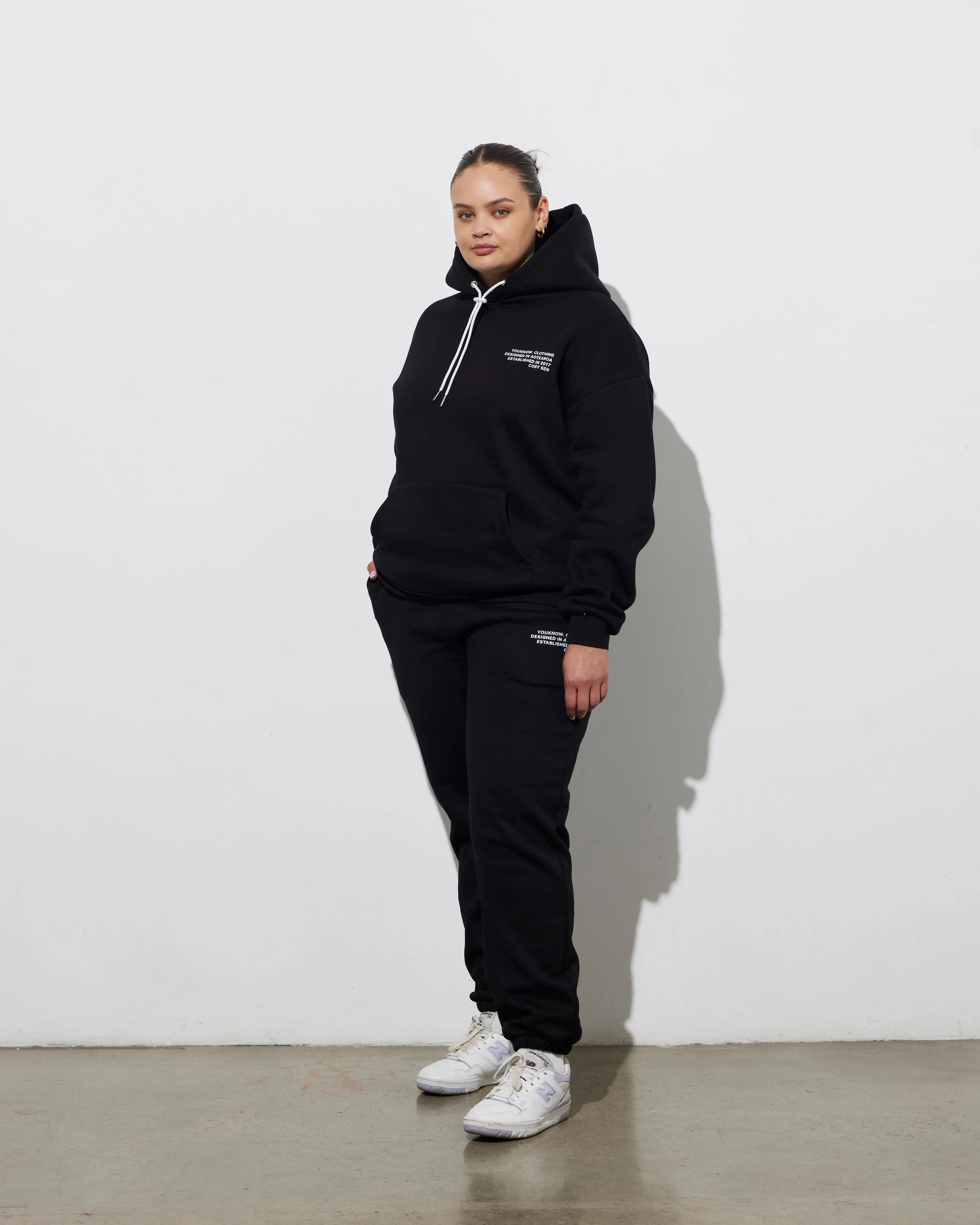 Cosyszn Hoodie | BLACK