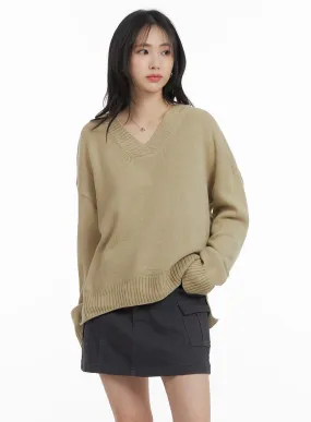 Cozy V-Neck Wool Sweater OM408