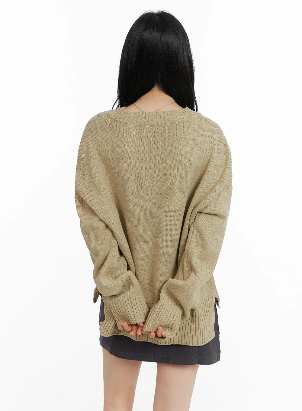 Cozy V-Neck Wool Sweater OM408