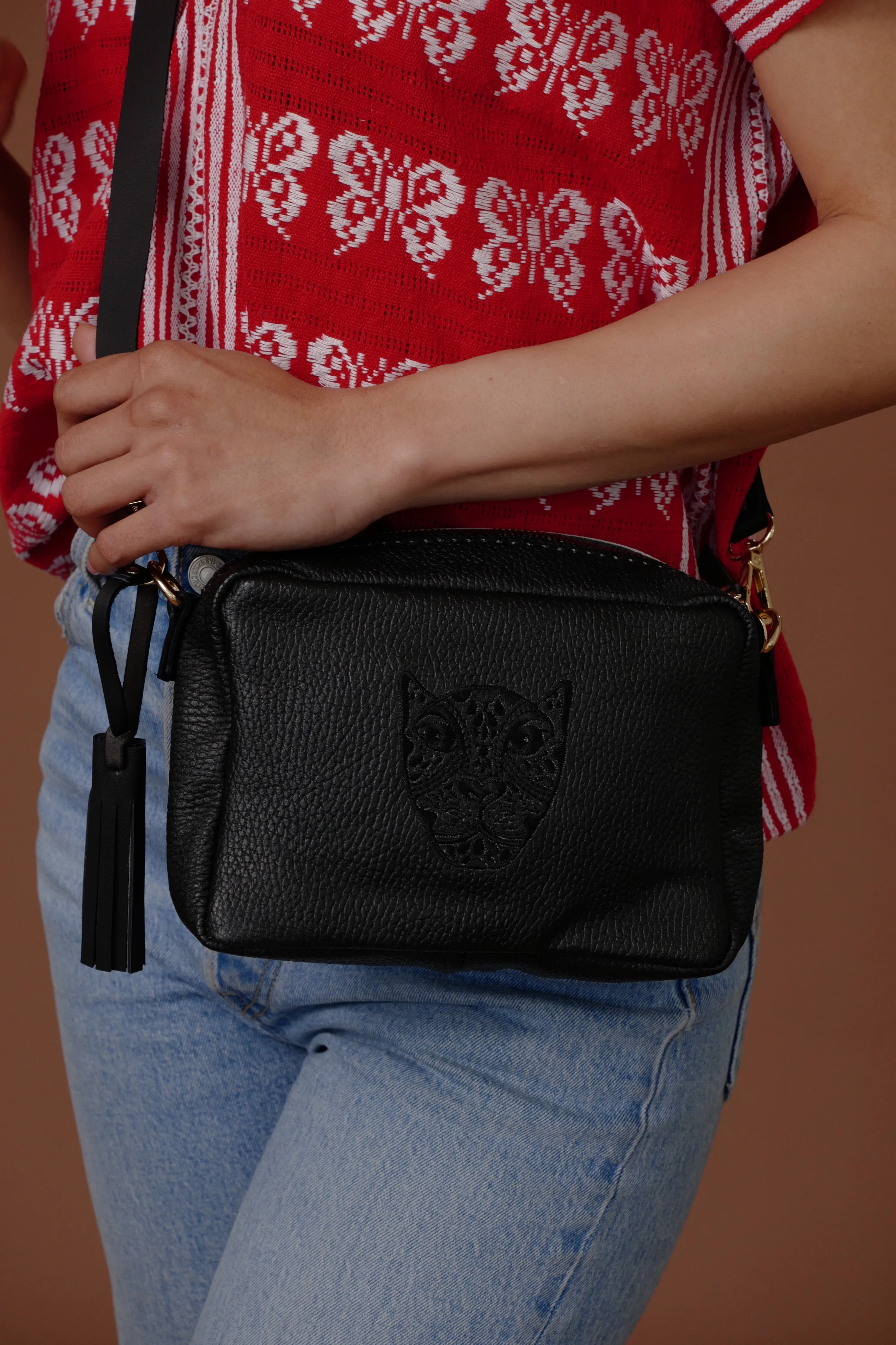 JAGUAR LUCIA CROSSBODY// BLACK