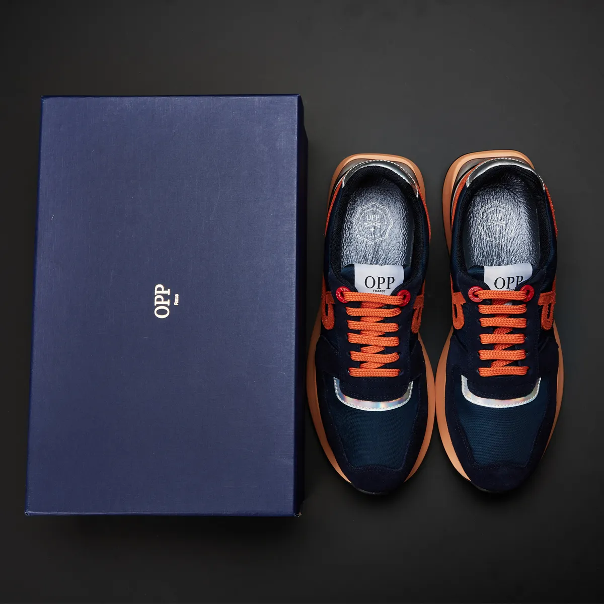 Lace-Up Suede Sneaker Blue 