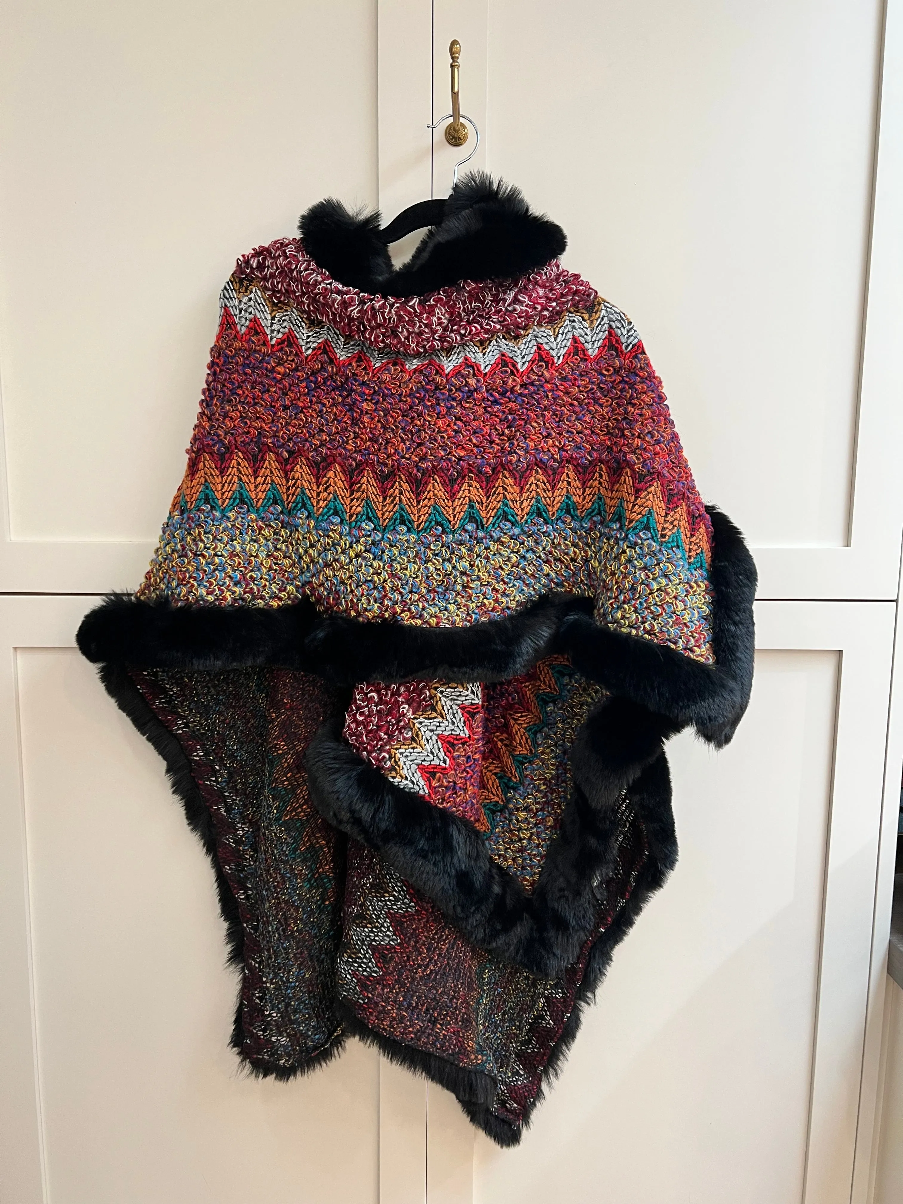 Ladies Missoni-Like Italian Shawl