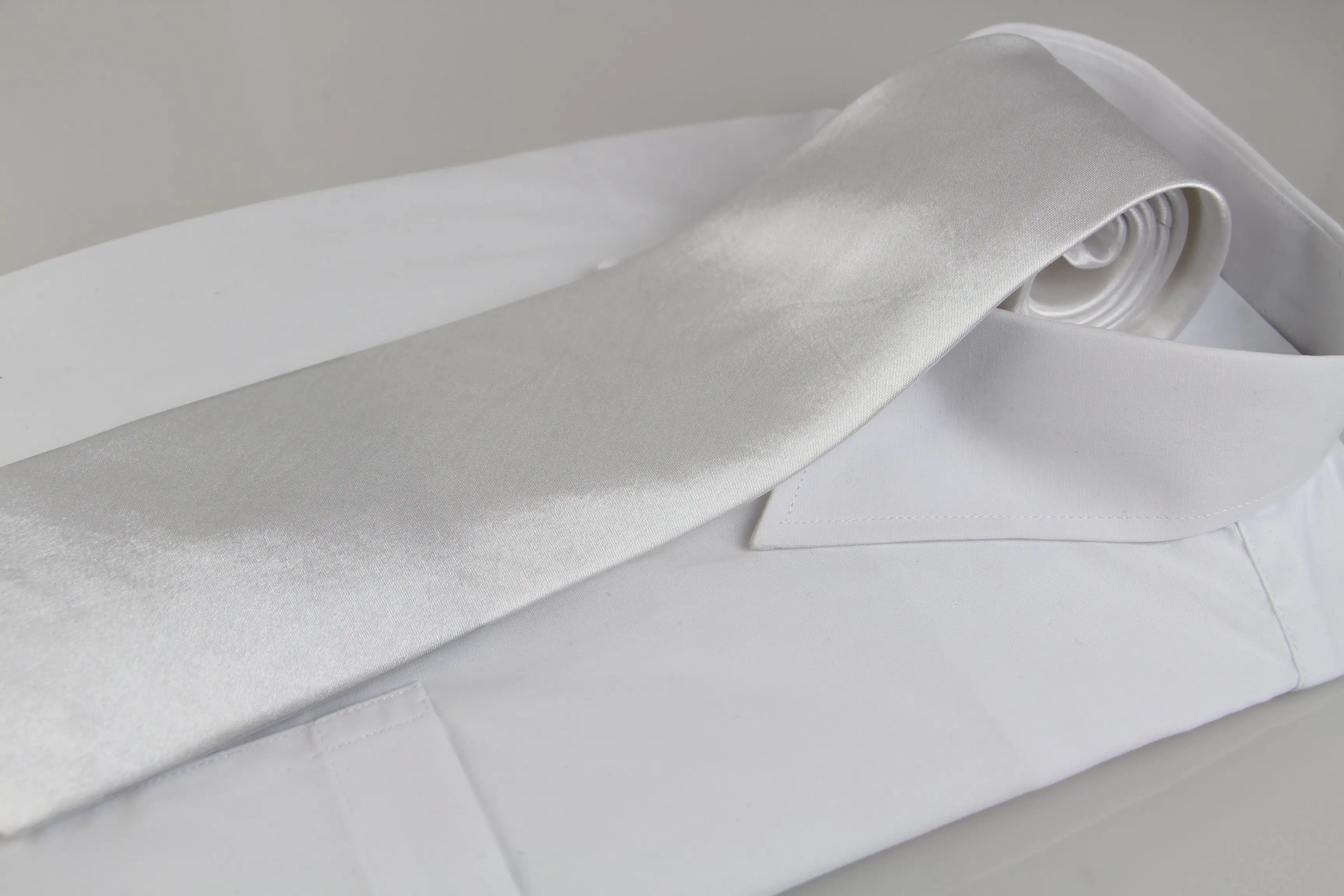 Mens White Classic 10cm Plain Neck Tie